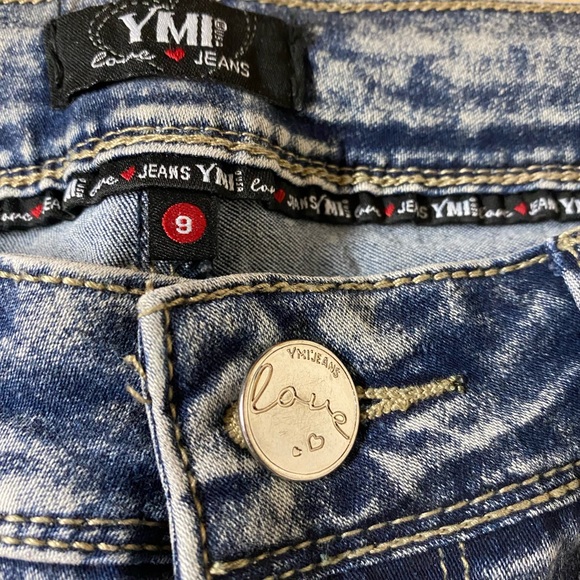 YMI Jeans Distressed Mid-Rise Skinny Jeans. - Picture 5 of 10